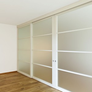 installer une verrière en verre depoli acide